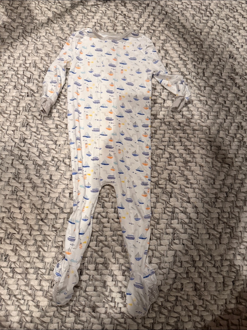 Magnetic Me White Footie - size 9-12 months (fits like 6-9 months)
